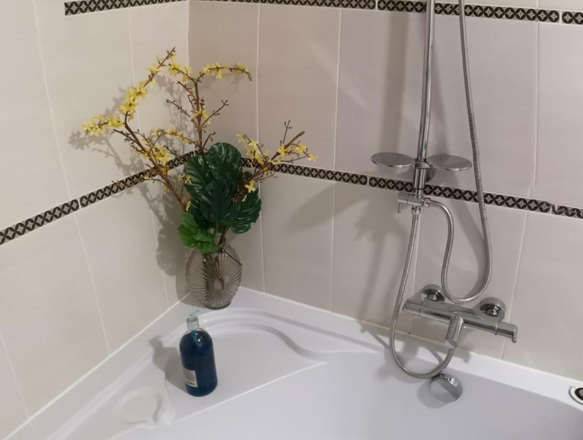 Entre Amie & Spa Cantaron 外观 照片
